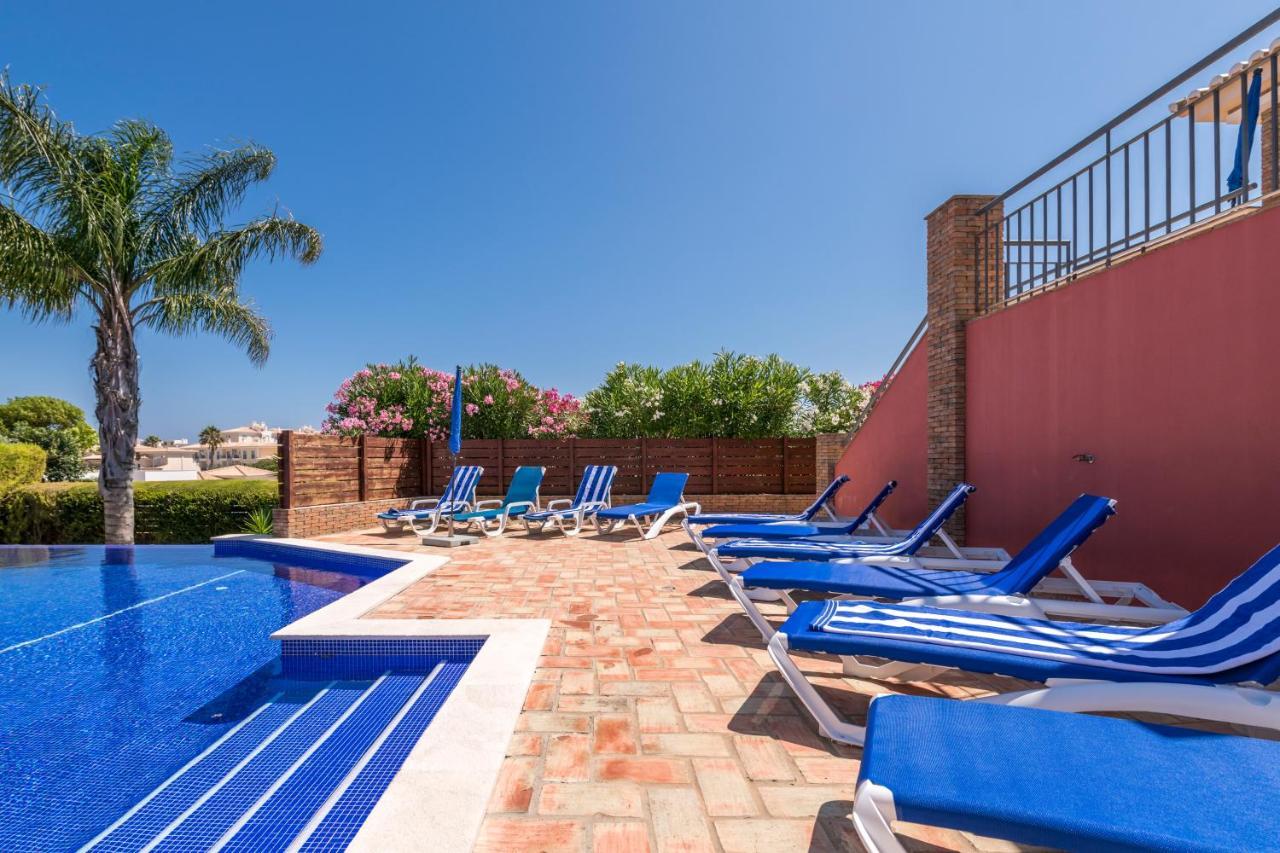 Casa Trafford. Villa *
